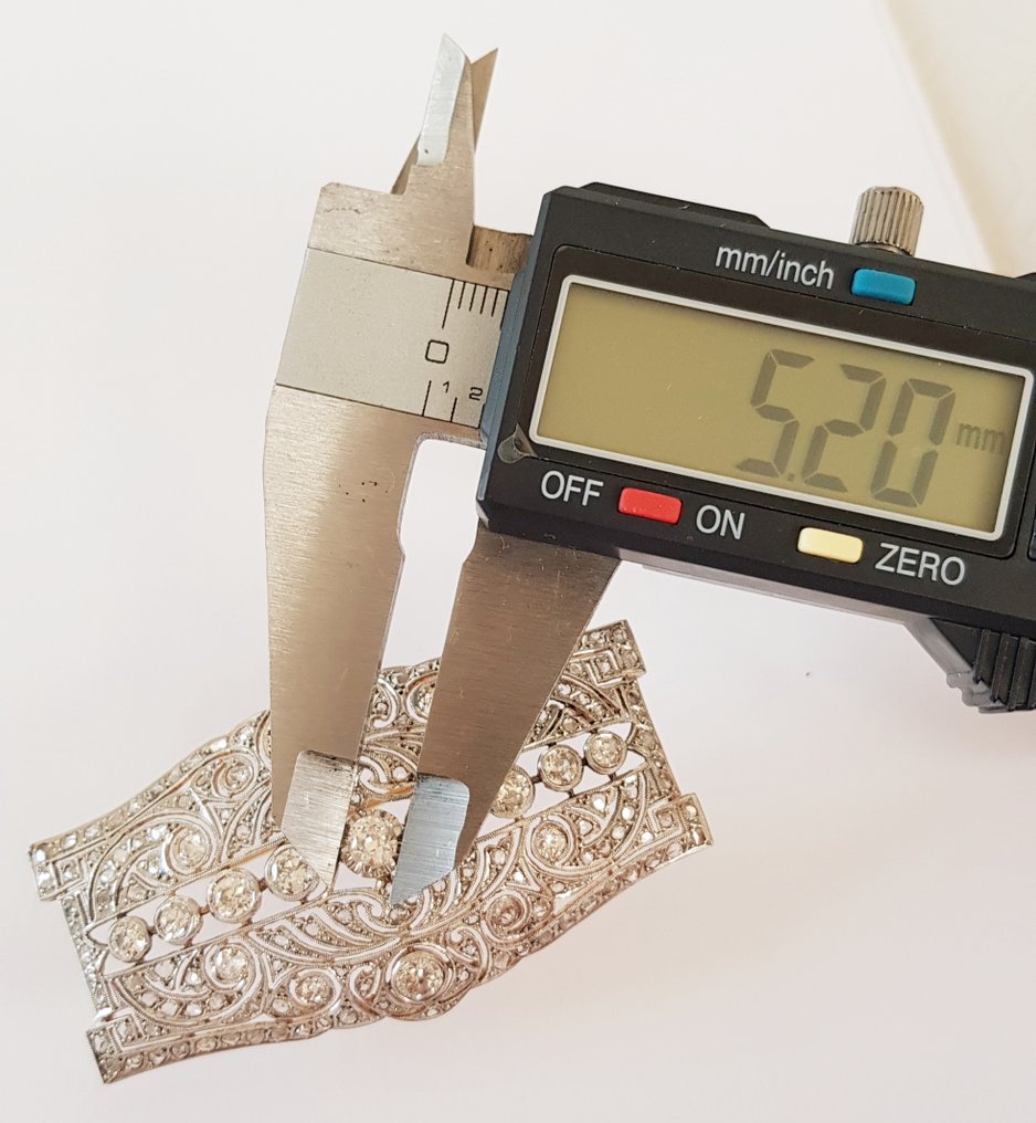 Rintaneula - 18 kt. Keltakulta -  7.31ct. tw. Timantti (Luonnollinen)  - Timantti - UPEA BROCHE 1910-20 #4.3