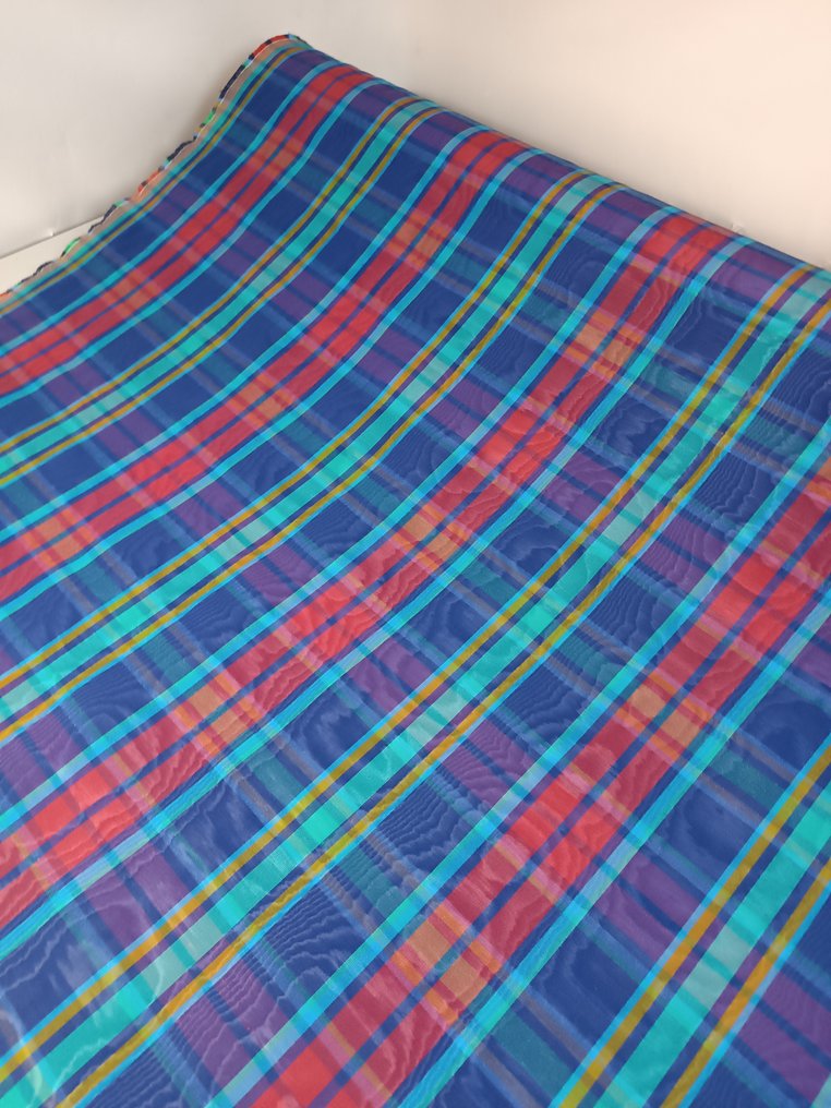 Textile  - 400 cm - 140 cm - Splendid moiré images. #4.3