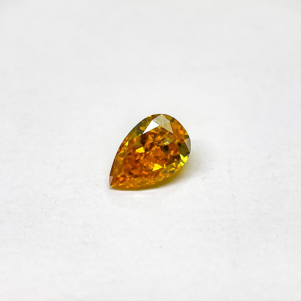 1 pcs Diamond  (Natural coloured)  - 1.26 ct - Pear - Fancy vivid Yellowish Orange - Not specified in lab report - Gemological Institute of America (GIA) #1.0