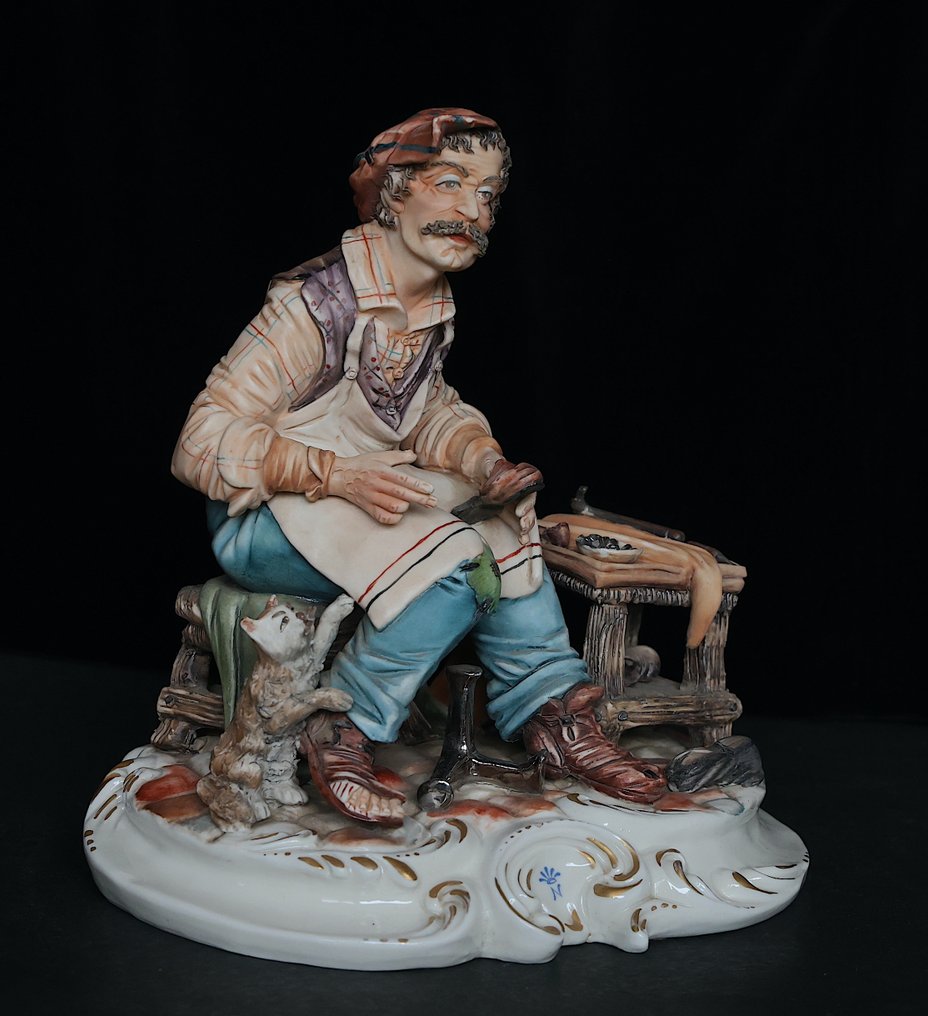 Capodimonte - Fiorenzo Meneghetti - 雕像, "Gruppo calzolaio e gatto” - 24 cm - 瓷器 #1.0