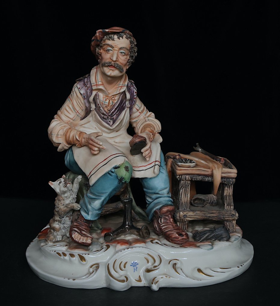 Capodimonte - Fiorenzo Meneghetti - 雕像, "Gruppo calzolaio e gatto” - 24 cm - 瓷器 #1.0