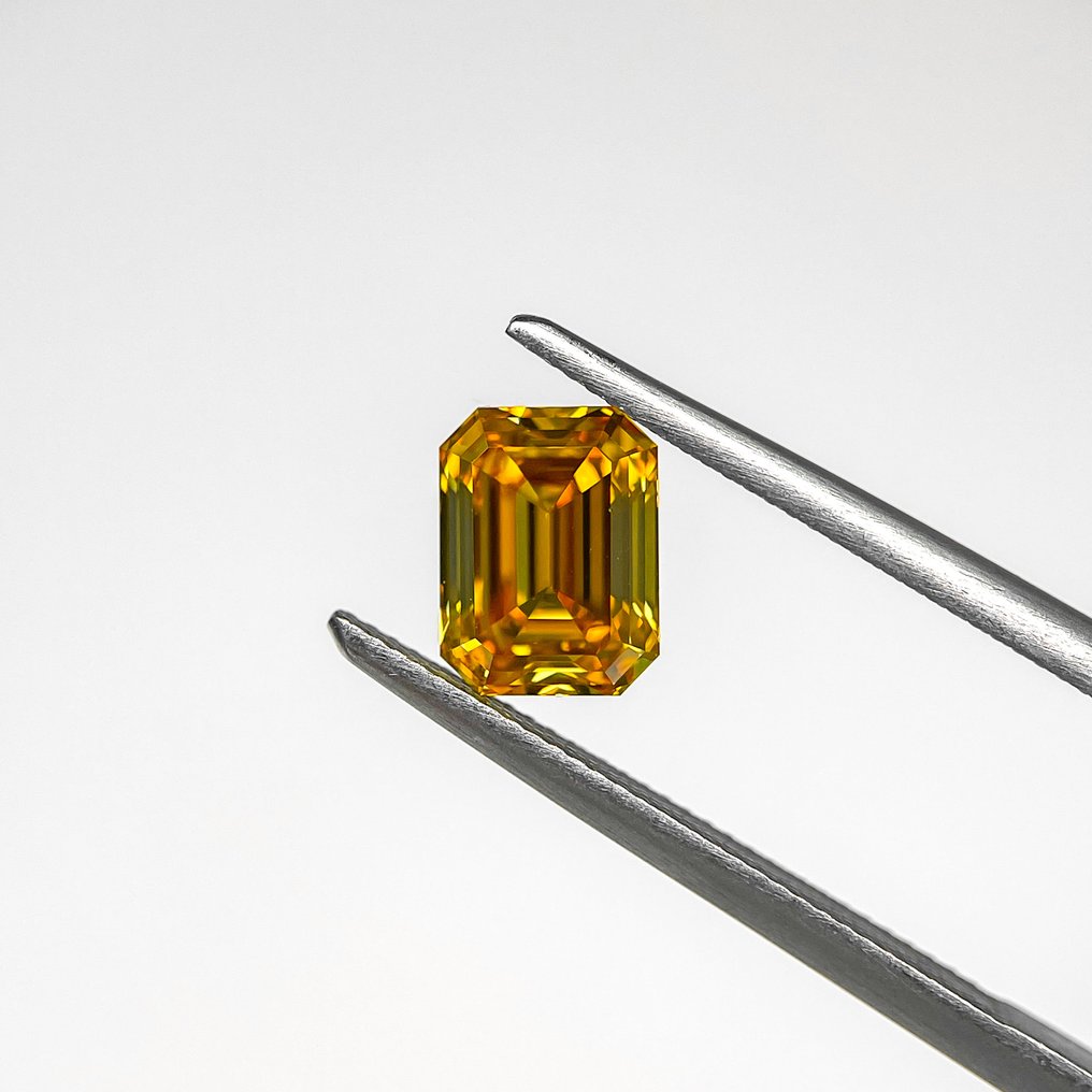 1 pcs 钻石  (天然色彩的)  - 1.05 ct - 祖母绿 - Fancy deep 黄色 橙色 - VS1 轻微内含一级 - 美国宝石研究院（GIA） #1.0