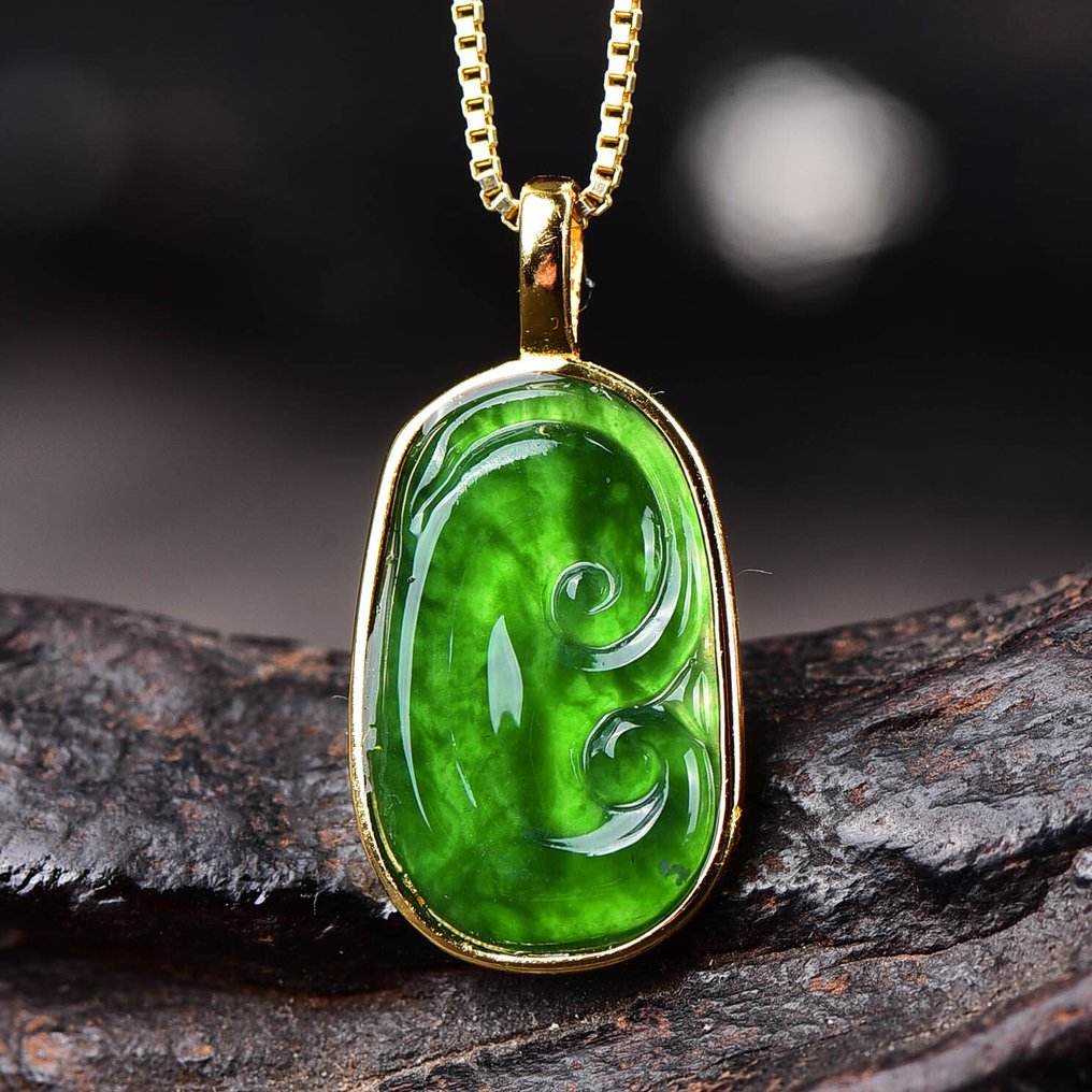 Nessun Prezzo di Riserva - Certificato ALGT - Pendente in Giada Non Trattata (Tipo A) - Un perfetto connubio di artigianato e bellezza naturale- 1.83 g #1.0