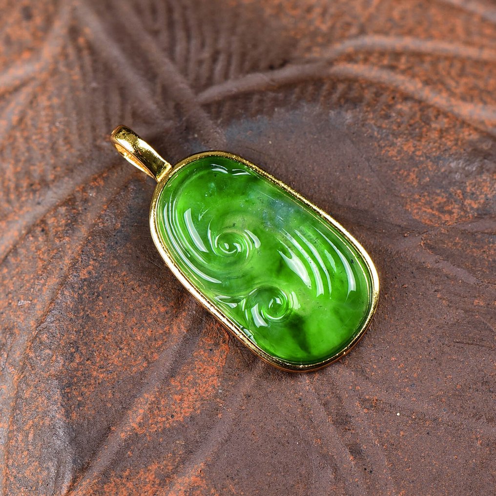 No Reserve Price - ALGT Certified - Untreated Jade Pendant (Type A) - A Perfect Blend of Craftsmanship and Natural Beauty- 2.25 g #3.2