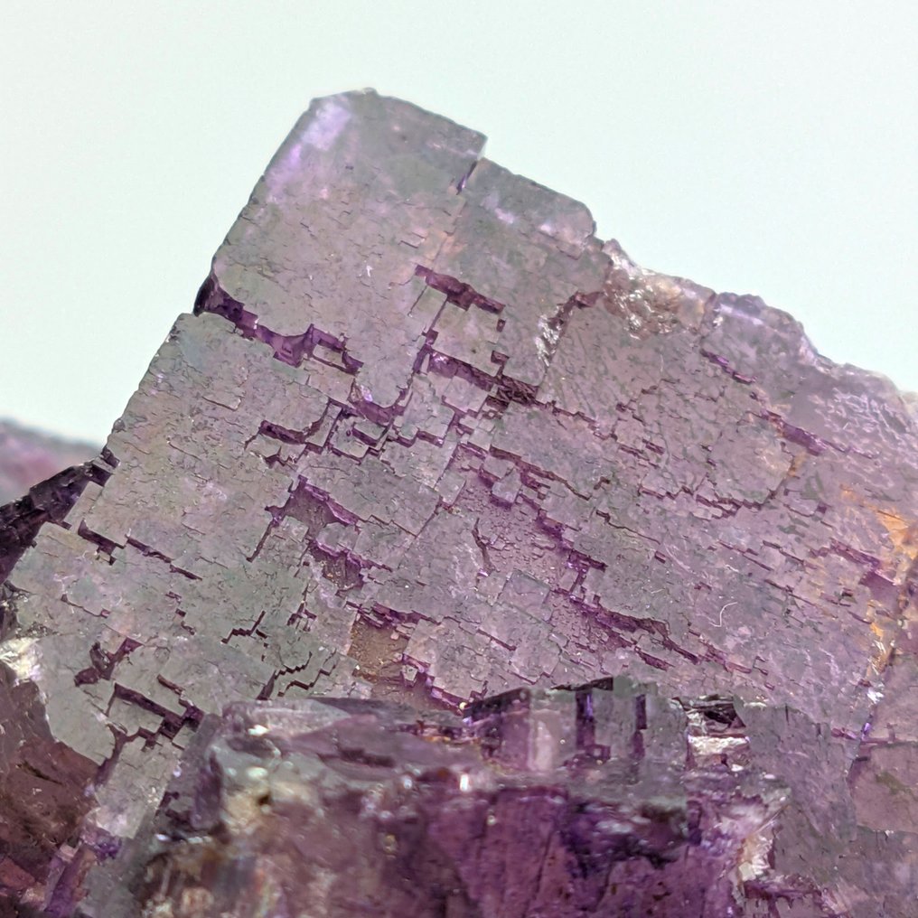 Large cubic violet intense fluorite, Illinois Crystals on matrix - Height: 132 mm - Width: 89 mm- 940 g #3.2