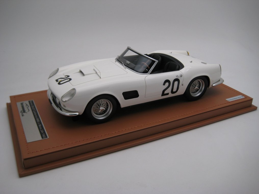 Tecnomodel 1:18 - Modell racerbil - Ferrari 250 GT SWB California 1960 NART 24h Le Mans 1960 #20 Sturgis-Schlesser - TM18-205F #1.0