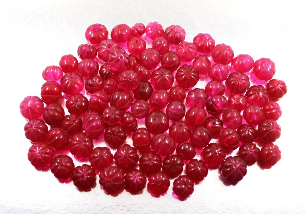 58 Ruby valóban gyönyörű kézzel faragott tök alakú gyöngyök - 557 karát. Csiszolt- 111.4 g #1.0