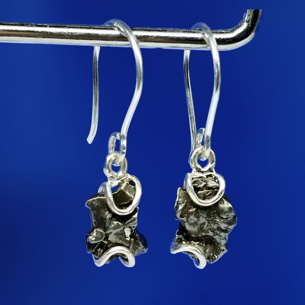 ORECCHINI IN ARGENTO CON METEORITE. Fatti a mano. CAMPO DEL CIELO (Argentina, 4.500 anni). - 4 g #1.0