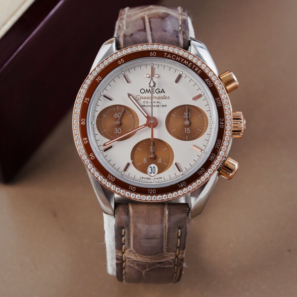 Omega - Co-Axial Chronograph Diamond Bezel Steel/ 18K Sedna Rose Gold - 324.28.38.50.02.002 - Damen - 2018 #1.2