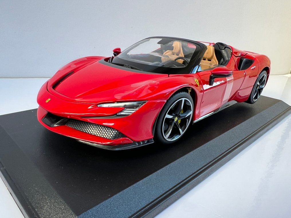 Bburago 1:18 - Machetă mașină - Ferrari SF90 Spider 2021 - 4 Aperture #1.0