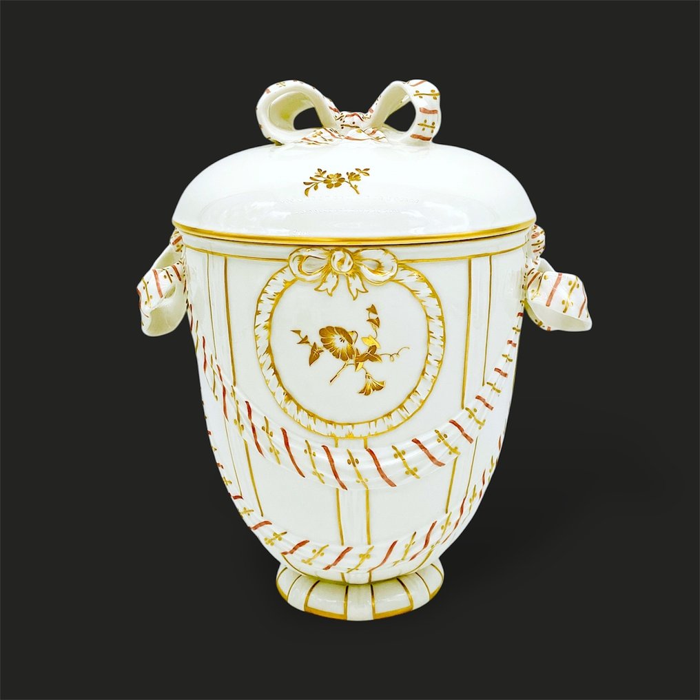 KPM - 花瓶 -  带状缎带香包花瓶  - 瓷 - 28 厘米 #1.0