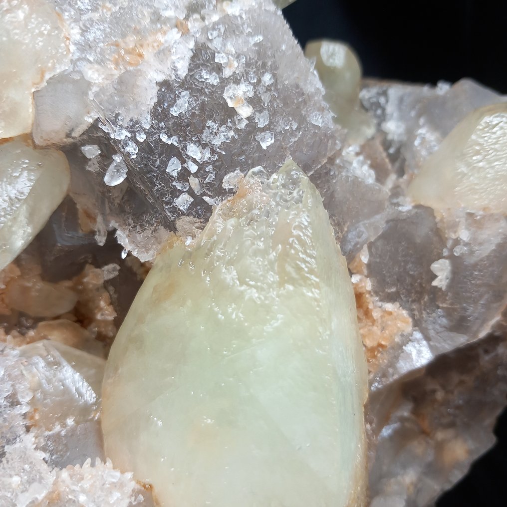 Ασβεστίτης σε φθορίτη Κρύσταλλοι στη μήτρα - Ύψος: 21.5 cm - Πλάτος: 16.5 cm- 3.28 kg - (1) #4.3