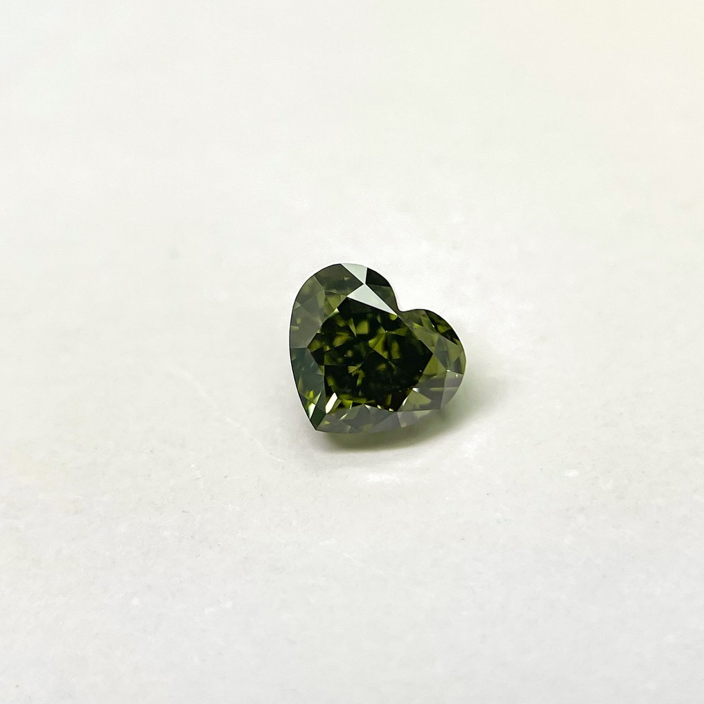 1 pcs Gyémánt (Természetes színű) - 0.60 ct - Szív - Fancy dark Szürke, Sárgás Zöld - VS1 - Amerikai Gemmológiai Intézet (GIA) #1.0