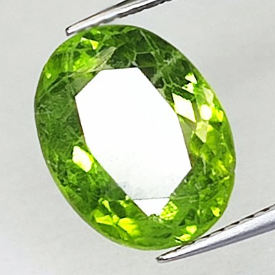 Peridot  - 5.89 ct - Instituto Gemólogico Español (IGE) #3.2
