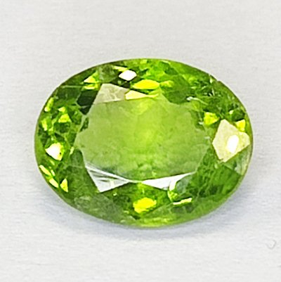 Peridot  - 5.89 ct - Instituto Gemólogico Español (IGE) #4.3