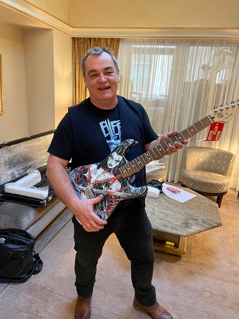 "Claudia" - Guitar, Fender Stratocaster decorated with a drawing by Olivier Ledroit. - 2024 - Certificate, Limited & numbered edition, Hand signed in person #3.2