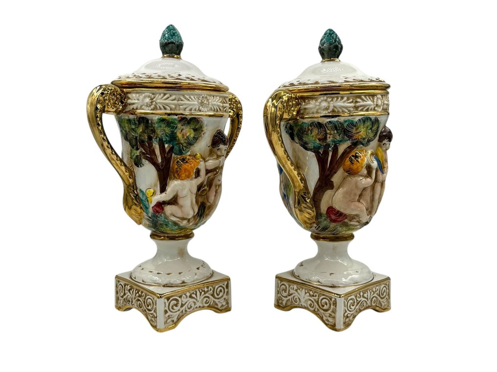 Capodimonte - Vase (2) - Splendide paire de vases en porcelaine de Capodimonte, décorés à la main - Porcelaine, Or #2.1