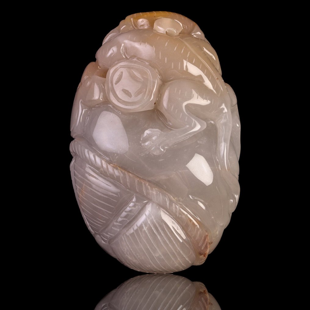 Macaco e búfalo, com elementos florais e moedas Intaglio em ágata branca com macaco sobre búfalo – Arte tradicional chinesa - Altura: 85 mm - Largura: 55 mm- 298 g #1.0