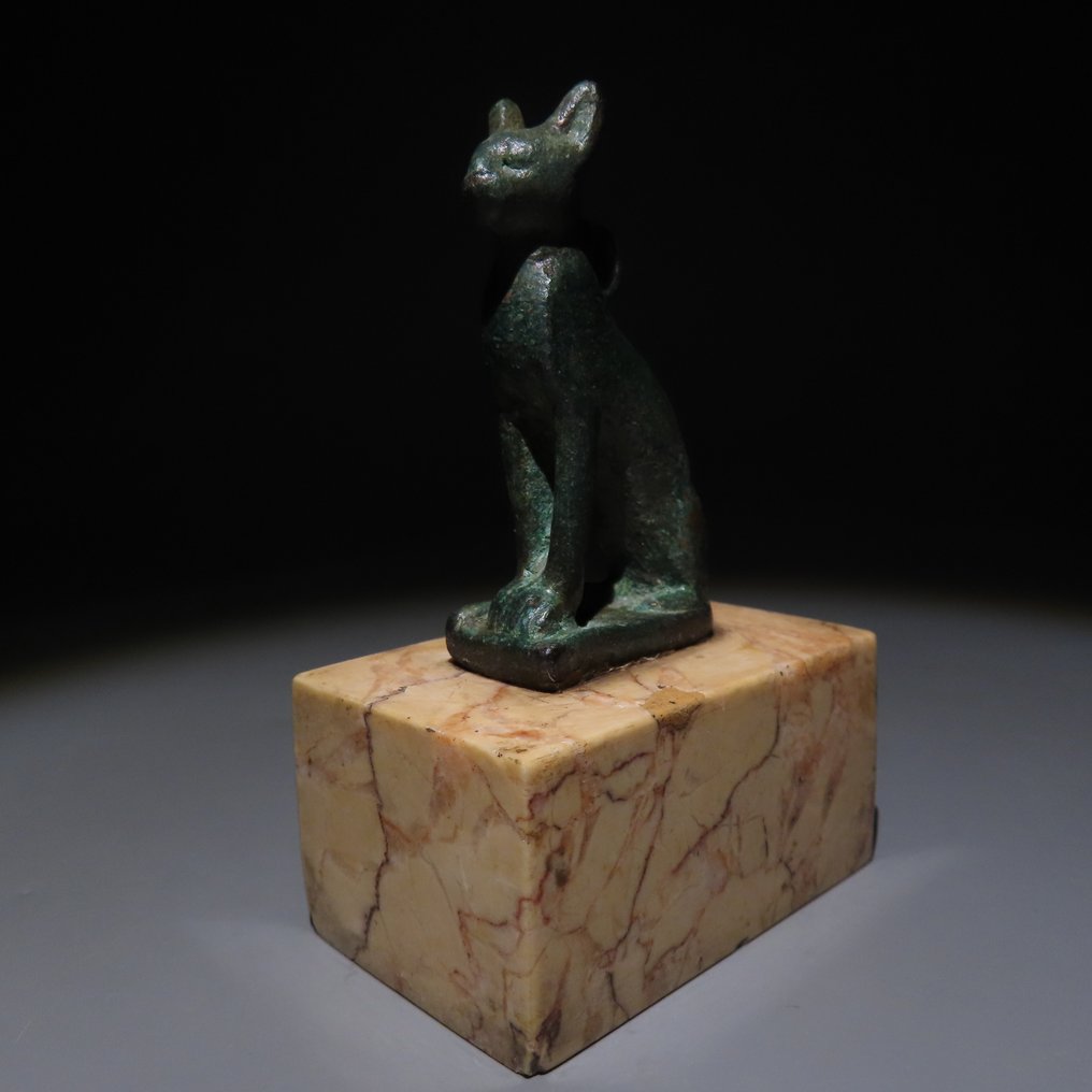Ancient Egyptian Bronze Goddess Bastet Figure. 9,5 cm H. Late Period, 664 – 332 B.C. #4.3