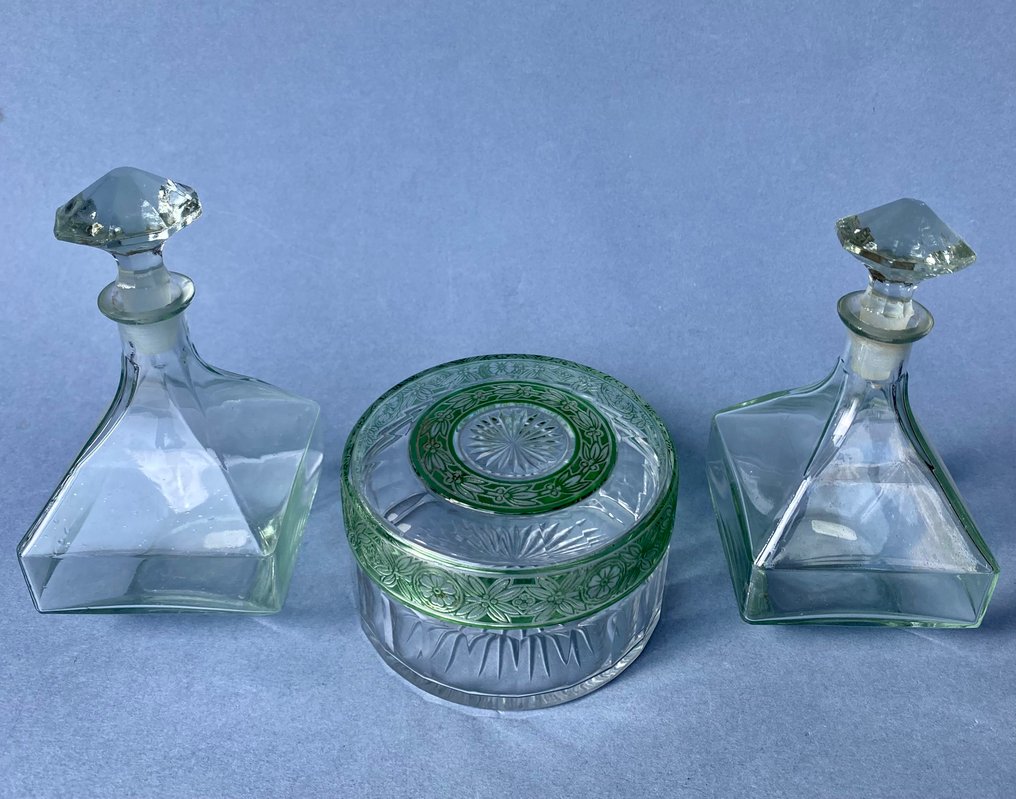 Cosmetic bottle (3) - Two perfume holders and a chalkboard in frosted and decorated glass. - Toilet service #2.1