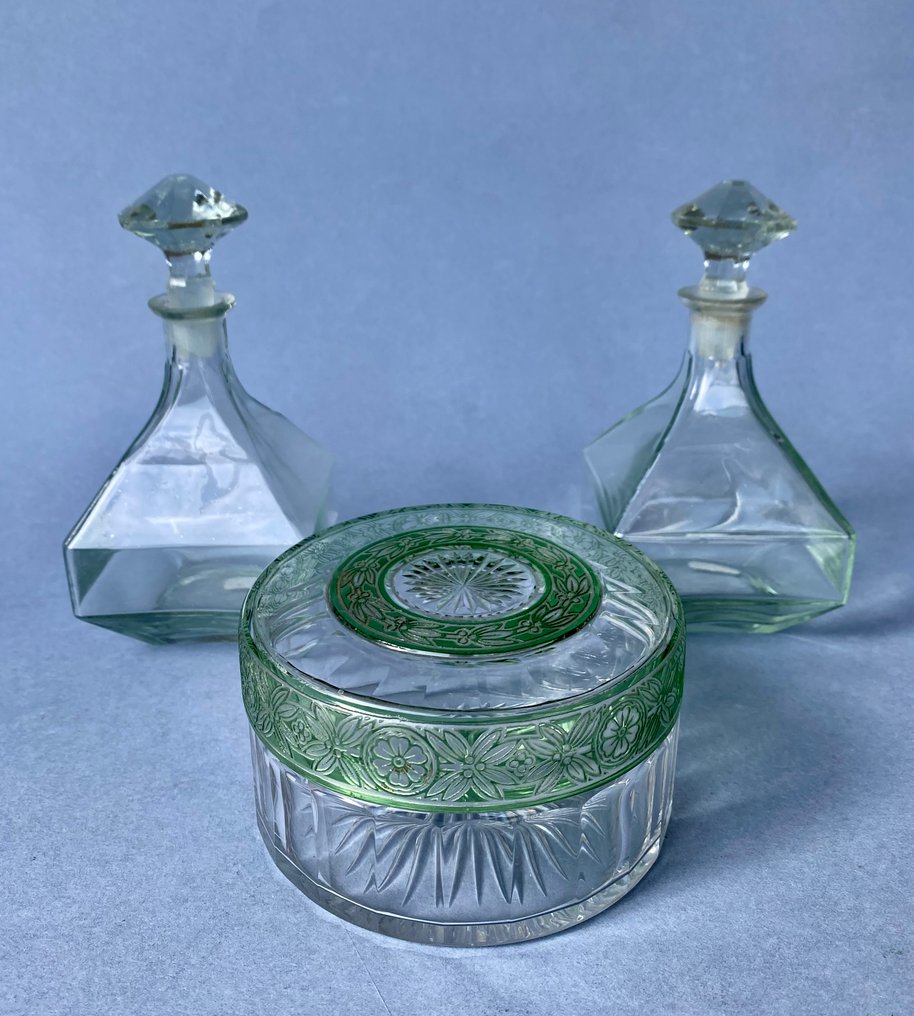 Cosmetic bottle (3) - Two perfume holders and a chalkboard in frosted and decorated glass. - Toilet service #1.0