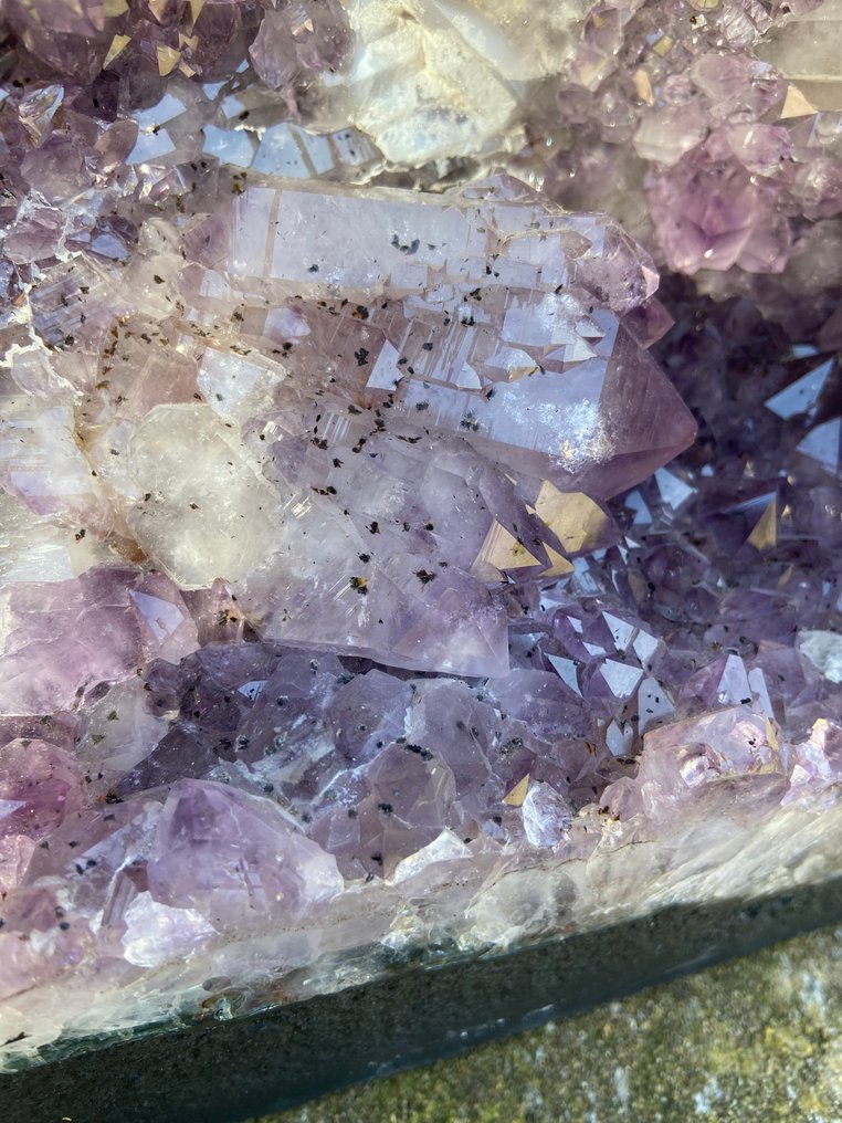 Amethyst Geode - Height: 42 cm - Width: 26 cm- 18 kg - (1) #3.2