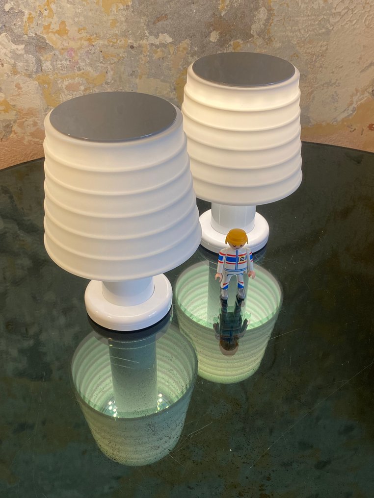 Sowden - George Sowden - Πορτατίφ κομοδίνου (2) - Δεν υπάρχει κείμενο για μετάφραση. - Αλουμίνιο - Ζευγάρι κομοδίνων λαμπτήρων #1.0