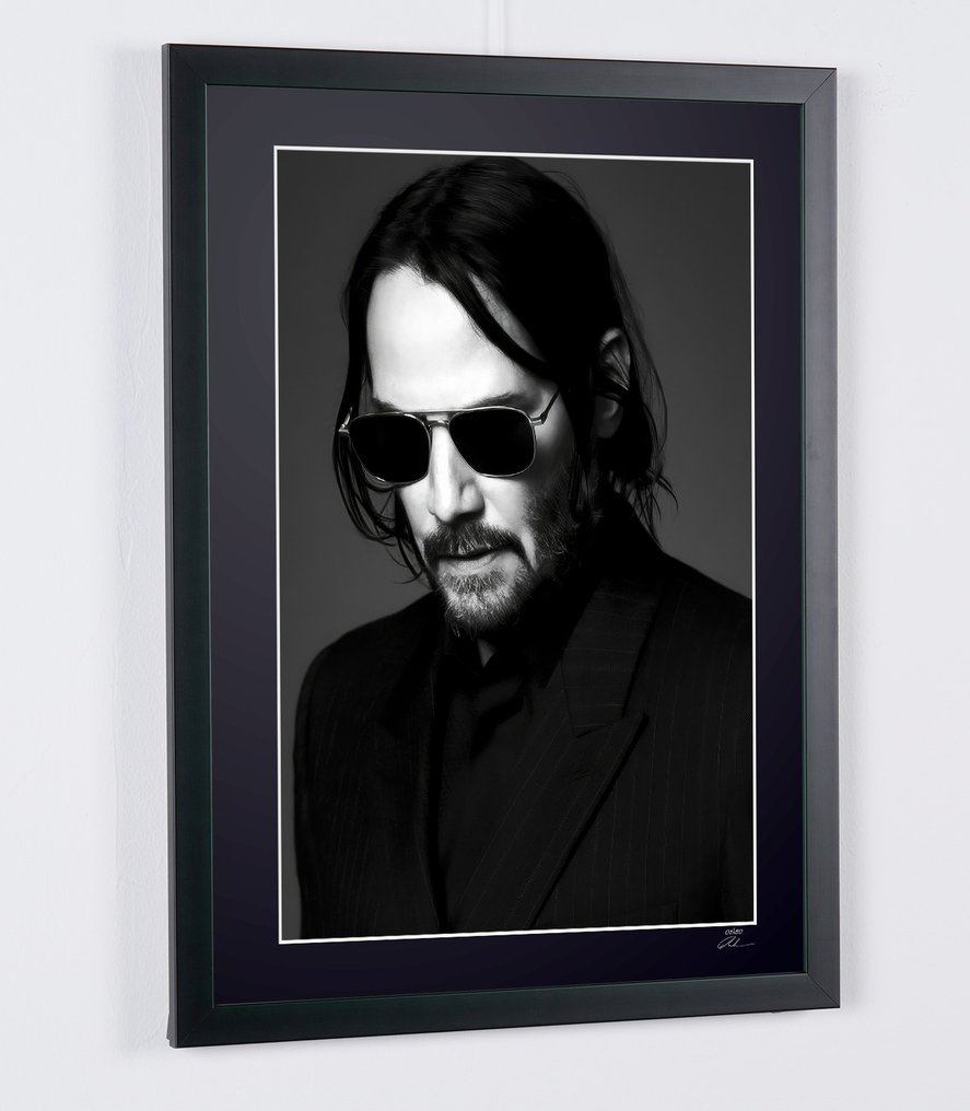 John Wick - Keanu Reeves - Fine Art Photography - Luxury Wooden Frame 70X50 cm - Limited Edition 02 of 30 - Serial 20118 - Original Certificate (COA), Hologram - 100% New. Shipping Reduction from 3 items #4.3