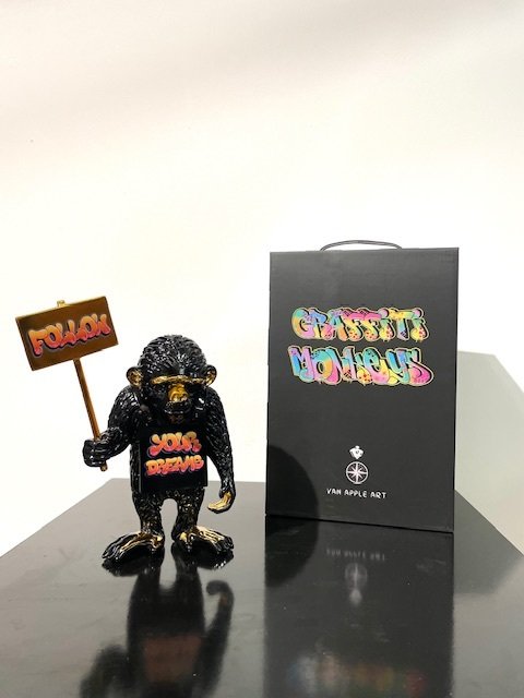 Van Apple - Graffiti Monkey - Follow Your Dreams #1.0