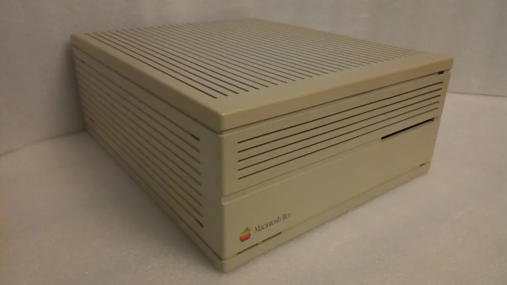 Apple Macintosh ll CX - 1989 - Computer #1.1