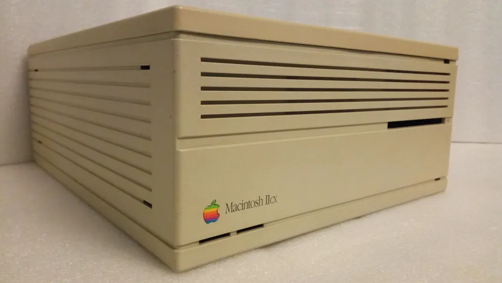 Apple Macintosh ll CX - 1989 - Computer #3.2