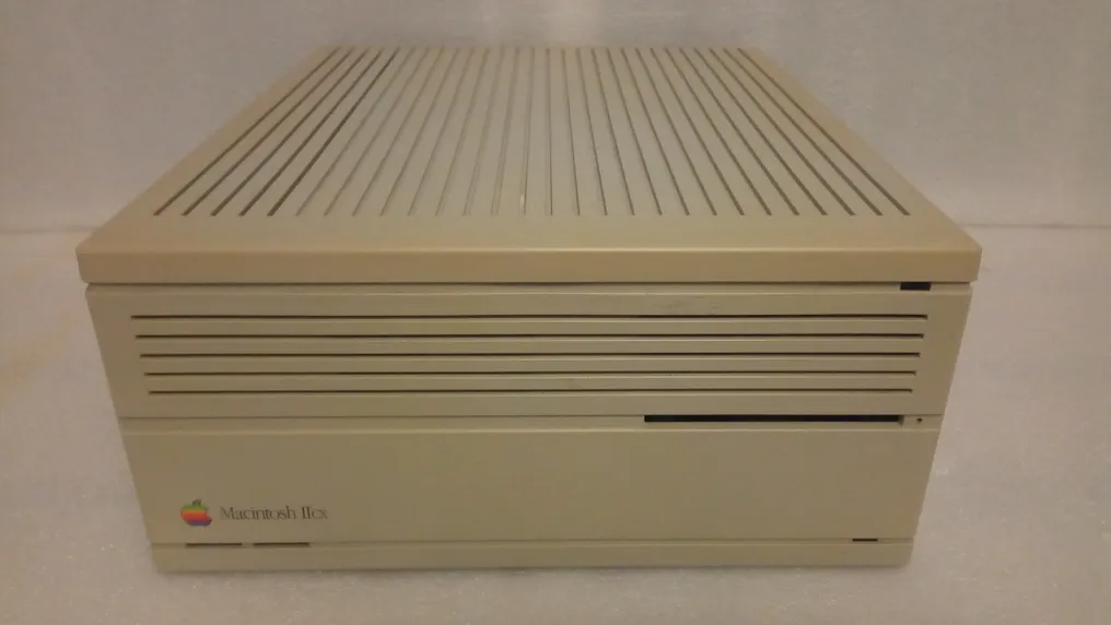 Apple Macintosh ll CX - 1989 - Computer #2.2
