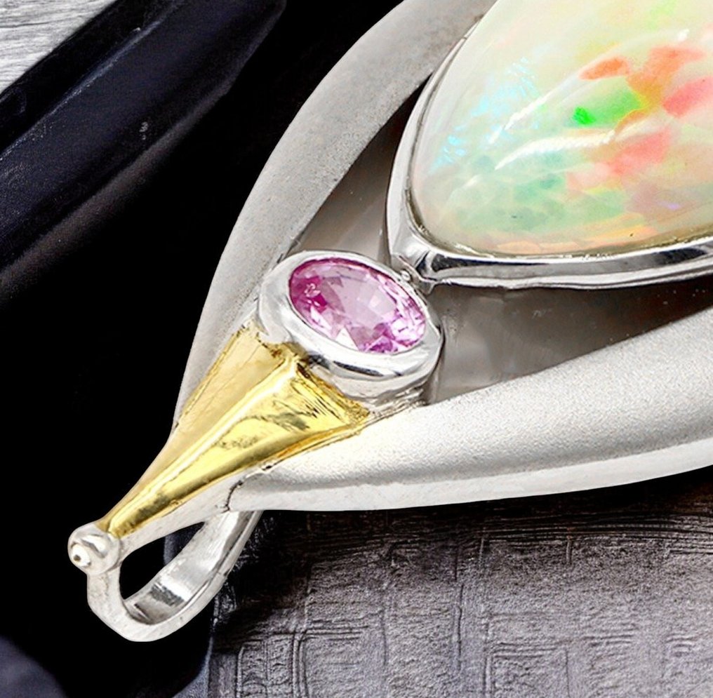 Exclusive Welo Opal Silver Jewelry: Ethiopian Opal, Pink Sapphire, Diamond. - Height: 41 mm - Width: 27 mm- 14 g #3.2