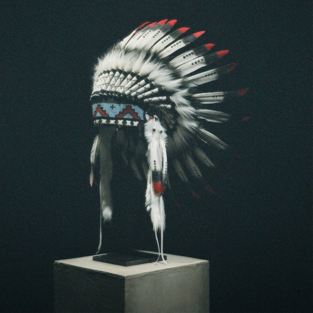 装饰饰品 - NO RESERVE PRICE - Beautiful Remake Indian Headdress on a custom stand - #5 - 印度尼西亚 #1.0