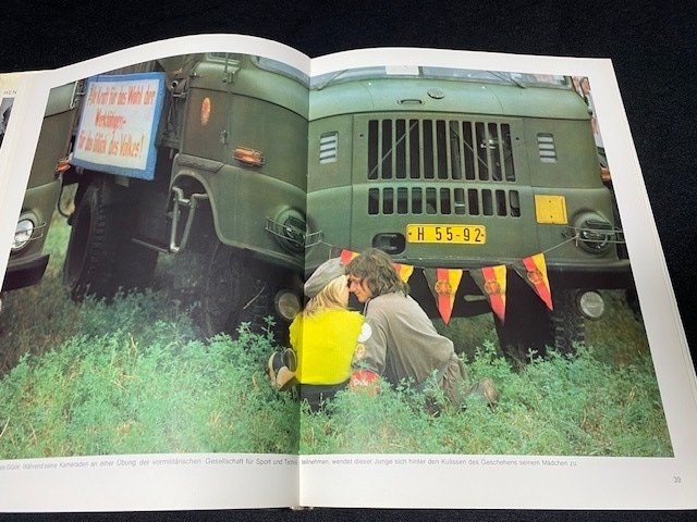 Thomas Hoepker (Höpker) - Leben in der DDR (VINTAGE, FIRST PRINTING) - 1976 #1.0