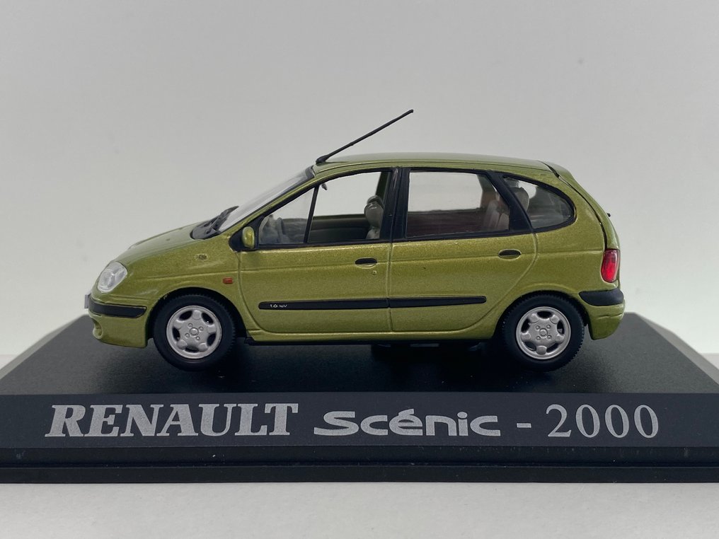 Edicola + Hachette 1:43 - Modellino di auto (2) - Renault Mégane Sénic 2000 + Renault Trafic Fourgon Série 1981 - Modelli splendidi in edizione limitata e esaurita #2.1