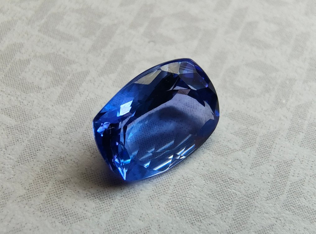 蓝色, 紫罗兰色 坦桑石  - 1.99 ct - 国际宝石研究院（IGI） - Deep Blue Loupe 清洁 #1.0
