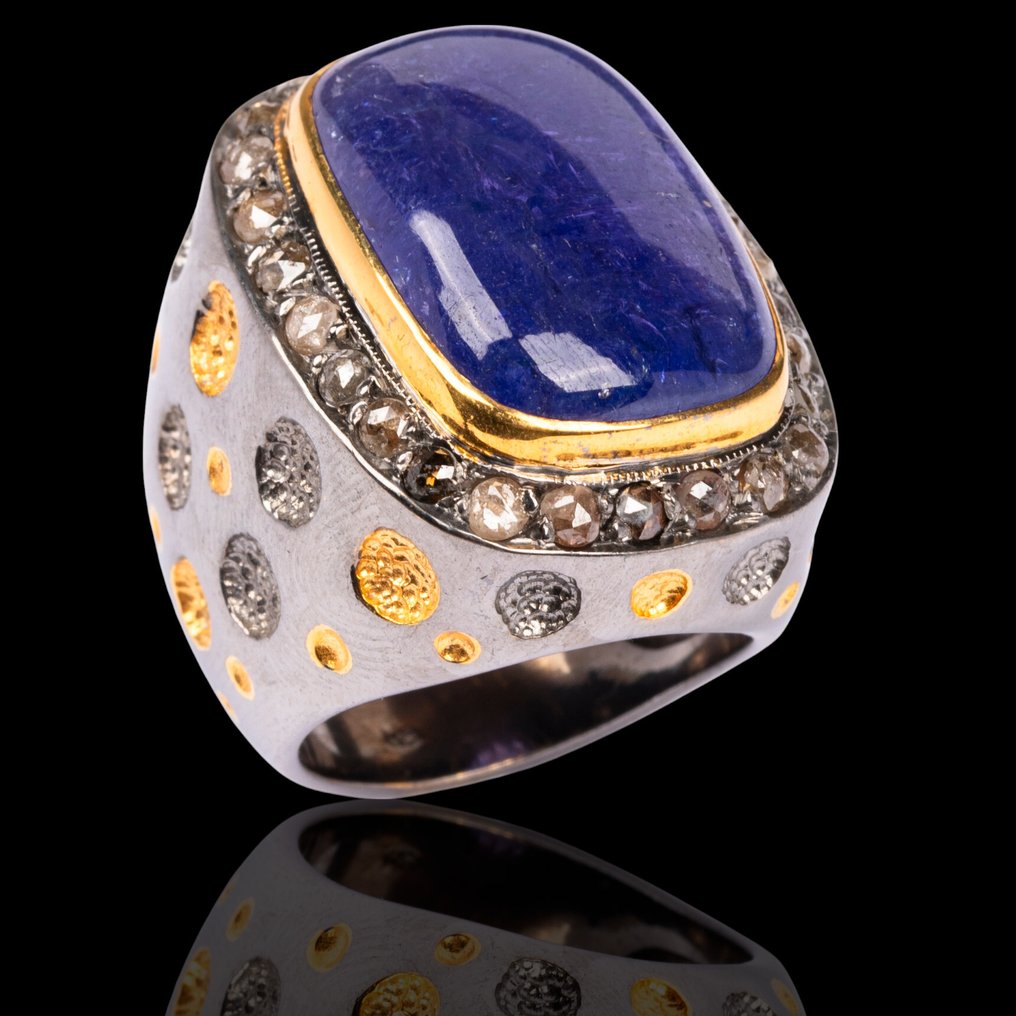 Ασήμι Δαχτυλίδι με καμπουσόν τανζανίτη και διαμάντι Moissanite. - Ύψος: 33 mm - Πλάτος: 30 mm- 30 g #1.0