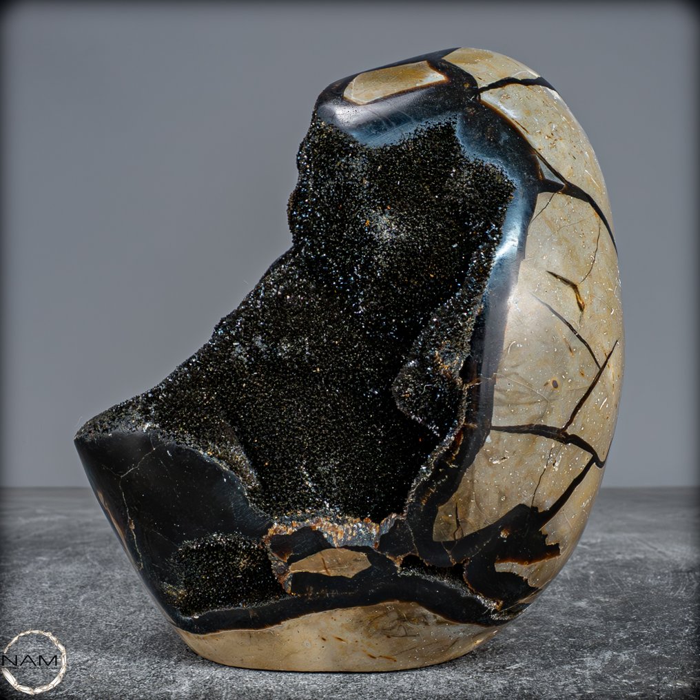 自然的六角柱状石膏，伴有方解石晶体 最高品质- 2046.48 g #4.3