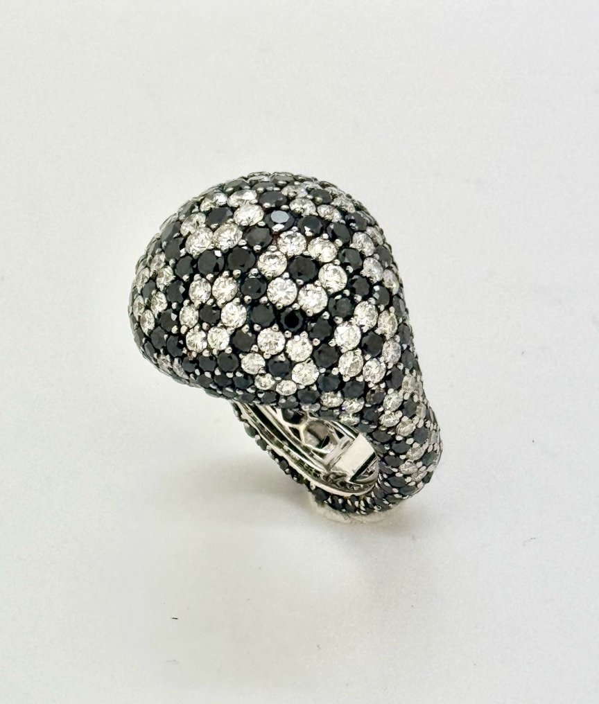 戒指 - 18 克拉 白金, 5.00克拉白鑽 + 4.50克拉黑鑽 - 尺寸 18/58 #1.0