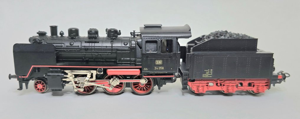 Märklin H0 - 3003 - Steam locomotive with tender (1) - BR 24
