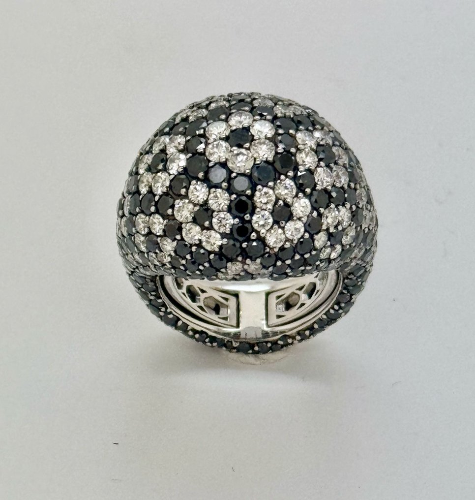戒指 - 18 克拉 白金, 5.00克拉白鑽 + 4.50克拉黑鑽 - 尺寸 18/58 #2.1