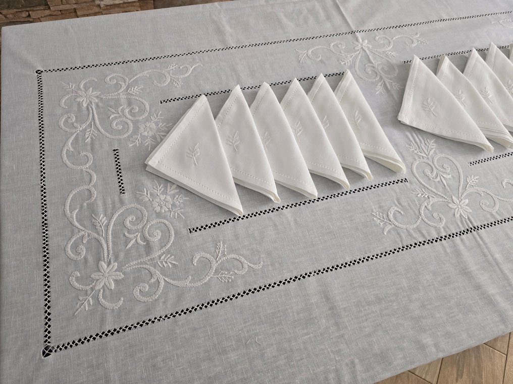 Tovaglia ricamata a mano in misto lino 12 posti tablecloth handmade - Tablecloth - 270 cm - 175 cm #4.3