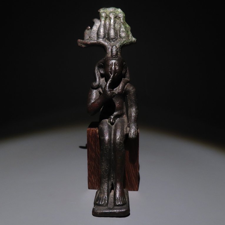 古埃及 黄铜色 哈耳珀克勒斯神像。晚期，公元前664-332年。高15.6厘米。 #1.0