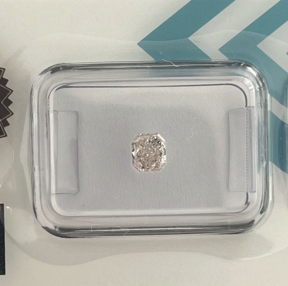 1 pcs Diamond  (Natural coloured)  - 0.39 ct - Rectangle - Light Brownish Pink - SI2 - International Gemological Institute (IGI) #1.0