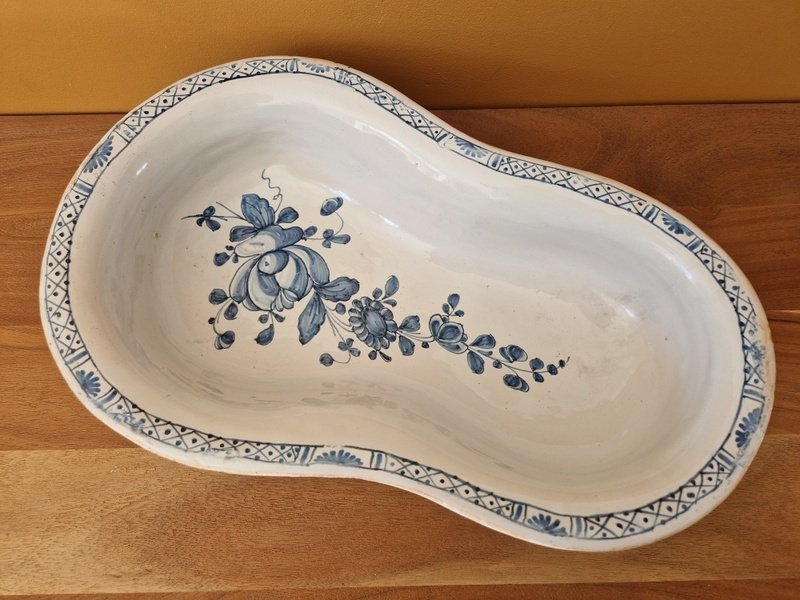 Antique Bidet - Faience de Rouen - Earthenware - Bidet / basin from the 18th century #1.0