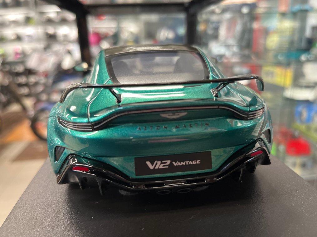 GT Spirit 1:18 - Σπορ αυτοκίνητο μοντελισμού - Aston Martin V12 vantage - Περιορισμένη έκδοση #4.3