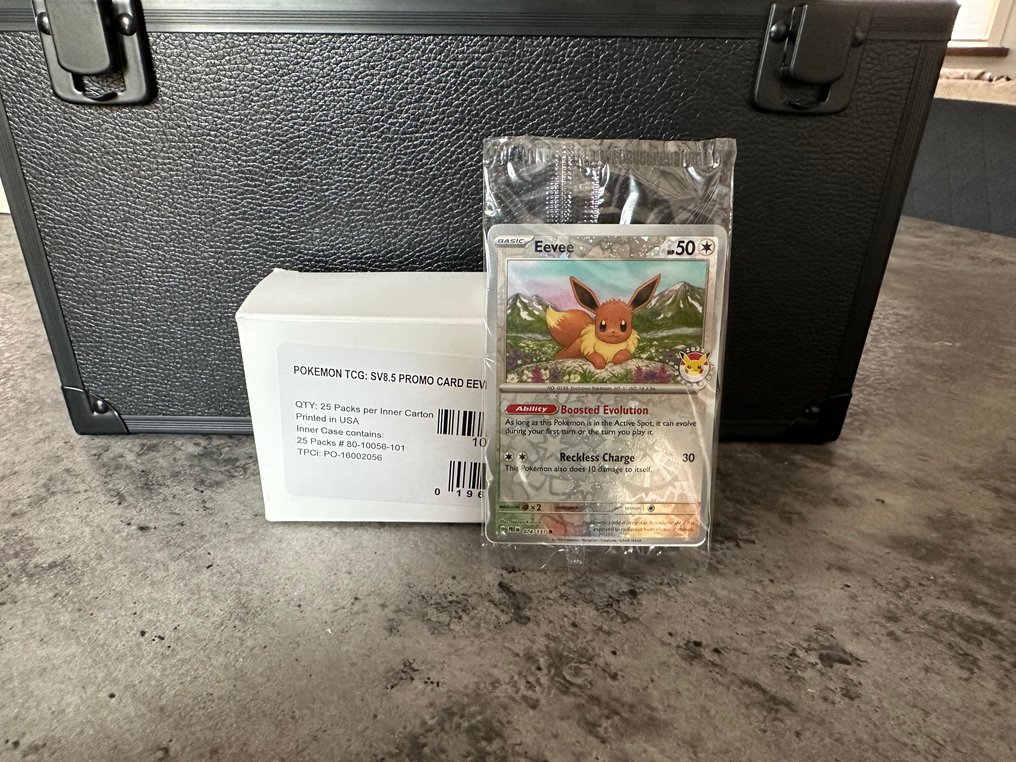 Pokémon - 25 Sealed box - Scarlet & Violet - Full Box with 25 cards Eevee - 074/131 Pokemon Day 2025 Cosmos Holo Prismatic Evolutions #1.0