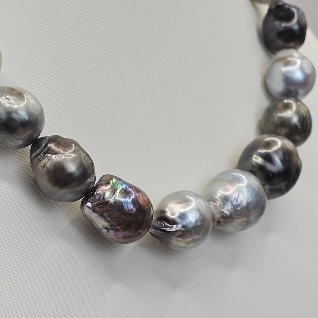 String of natural Tahitian pearls, multicolor, baroque, graduated. ø 10.5/14 mm, cm 40- 77 g - (1) #2.1