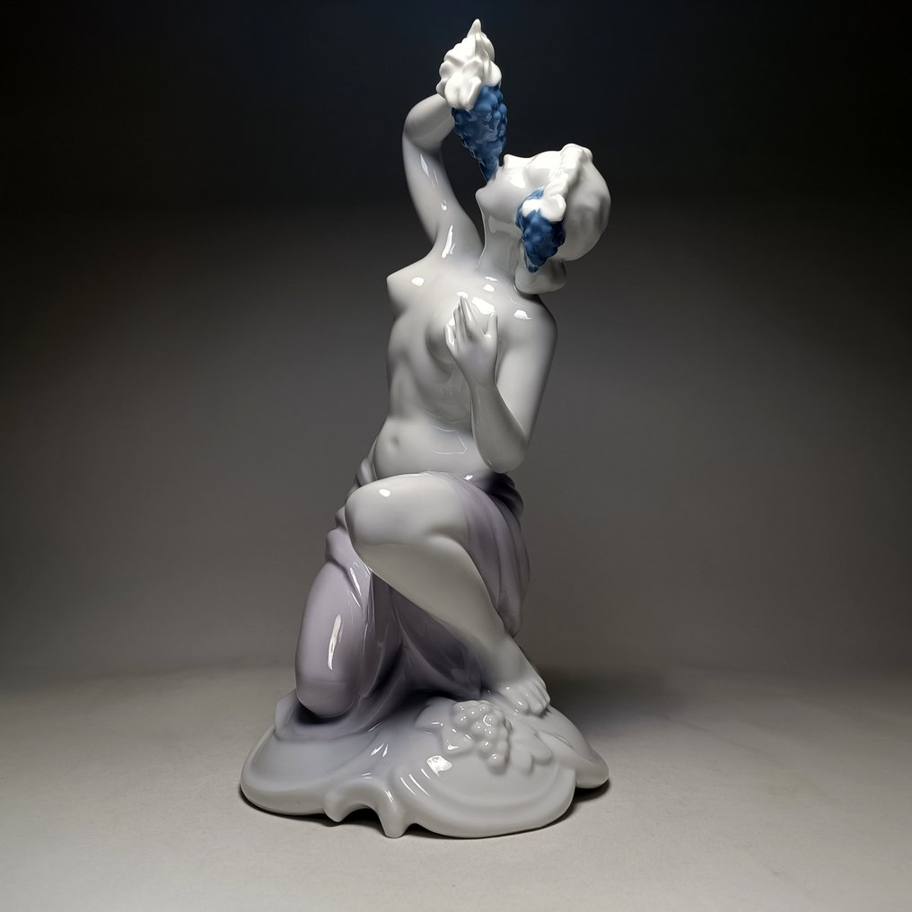 NeuTettau Germany - Escultura, Semi-Nude Lady Eating Grapes - 28 cm - Porcelana #1.2